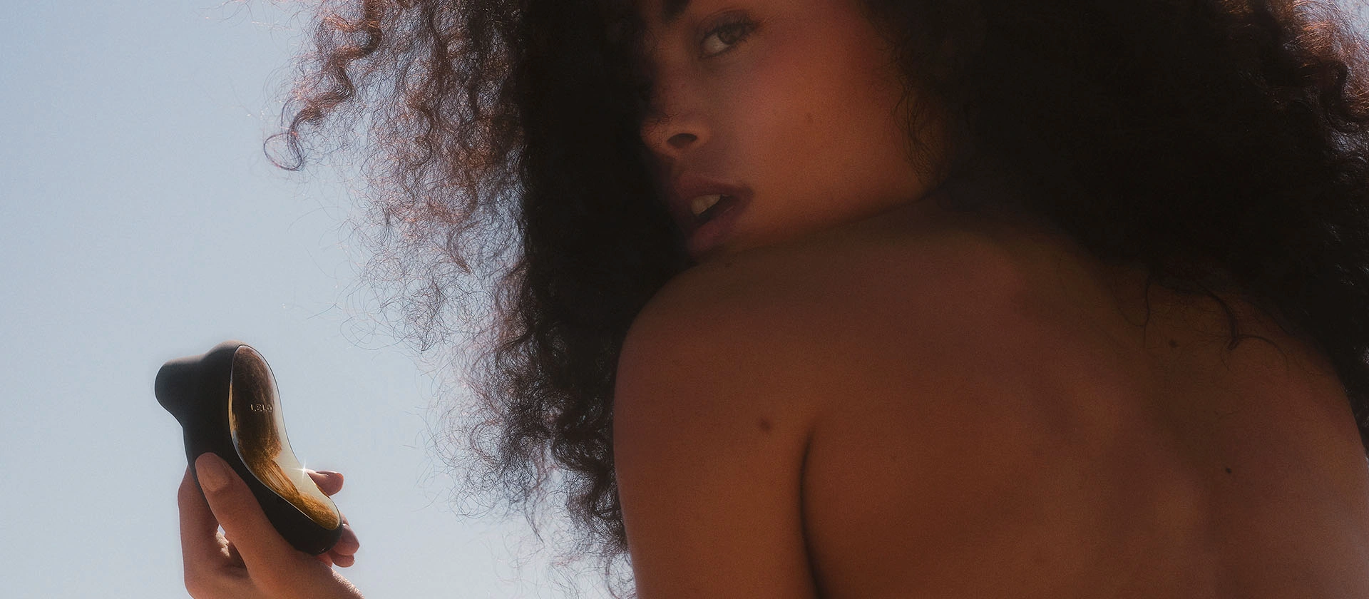 Instead of conventional vibrations, SenSonic™ technology uses sonic pulses that resonate deep into the internal structure of the clitoris for an entirely new sensation.